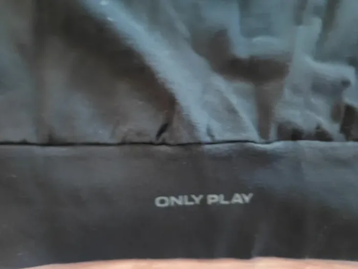 Crop top Only Play – S – Noir – État : Excellent - photo numéro 5