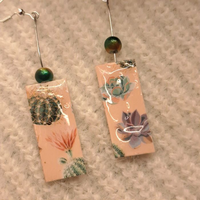 Boucles d'oreilles pendante multicolore légère - photo numéro 2