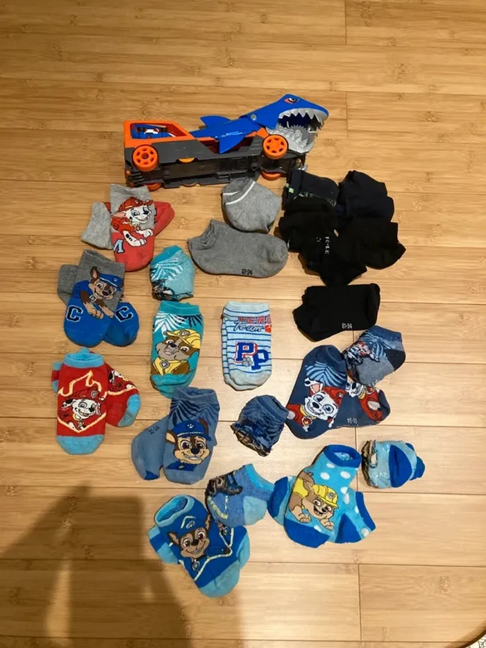 P31/34 - 25 Paires de chaussettes modèle socquette