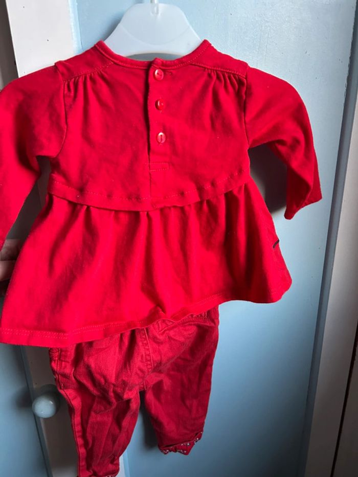 Ensemble rouge à fleurs,3 mois - photo numéro 5