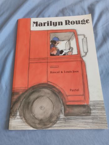 Livre Marilyn rouge