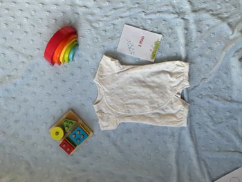 combinaison short blanc motifs étoiles pressions entre les jambes 3 mois tape à l'oeil