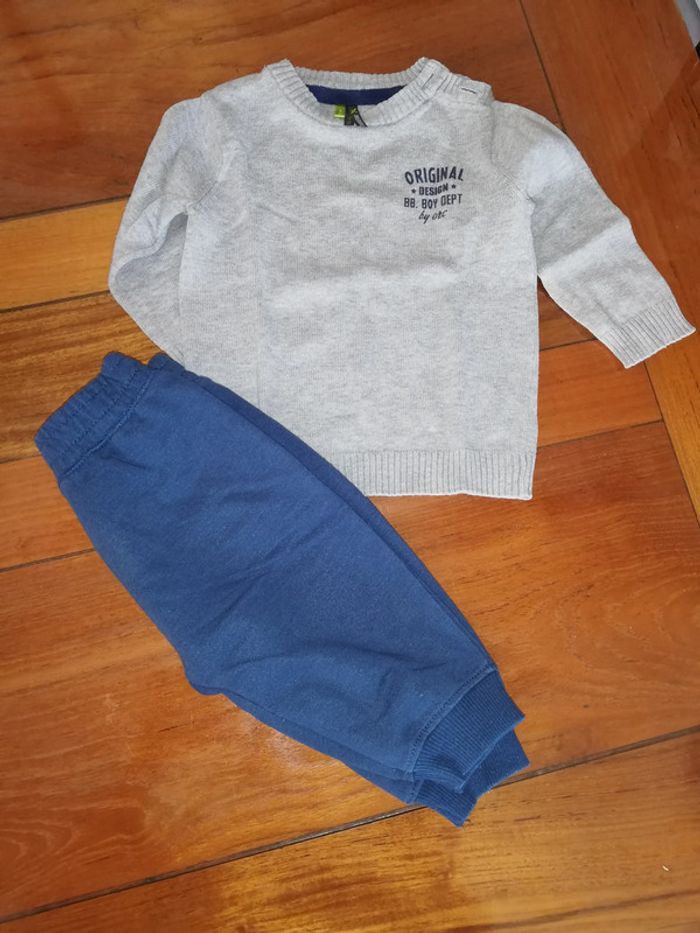 Ensemble taille 6 mois.