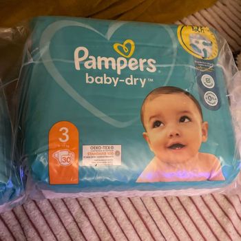 Couches Pampers, taille 3