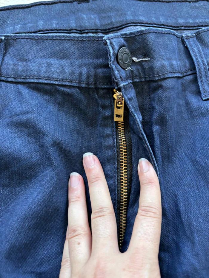 Jean Levi’s homme 541 Athletic taper regular straight droit W39 L34 48/50 XL/2XL enduit bleu marine - photo numéro 9