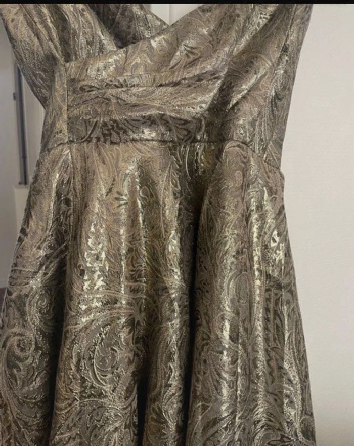 Robe habillée dorée épaules dénudées Assos Petite - photo numéro 6
