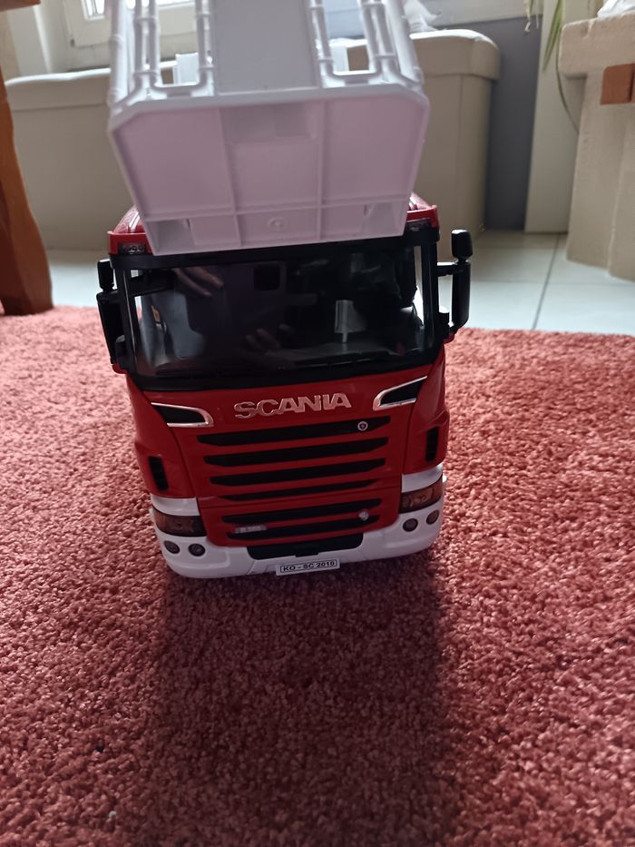 Superbe camion de pompier - photo numéro 2