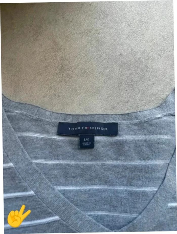Pull Tommy Hilfiger Col V Taille L gris blanc Femme Women PULL0174 - photo numéro 3