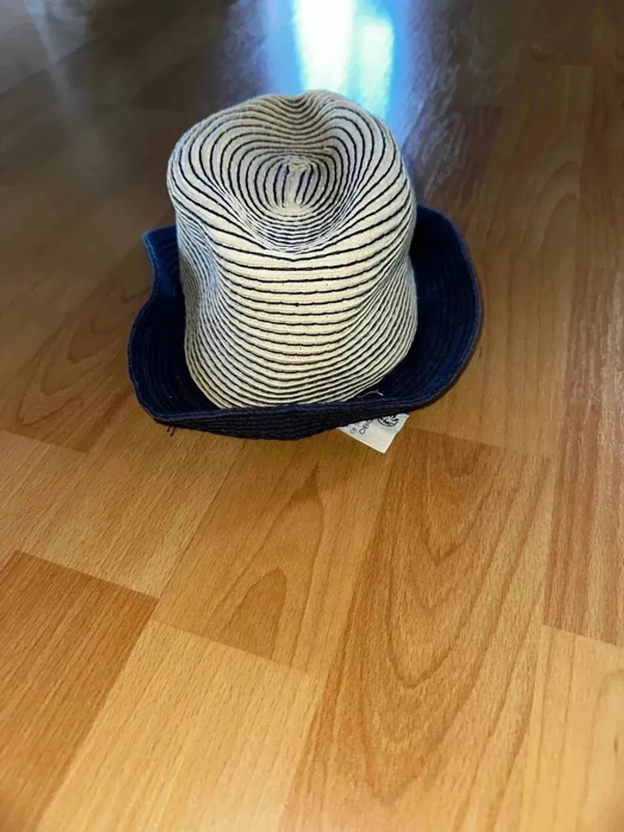 Chapeau Obaibi Taille 45 - comme neuf - photo numéro 2