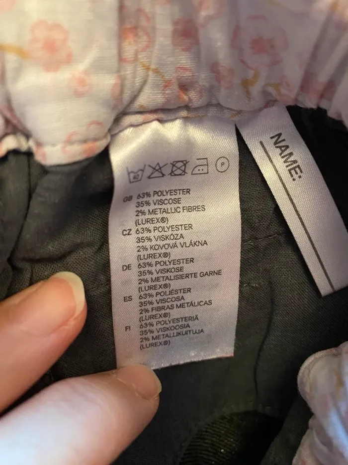 Short H&M Taille 116 - 5-6 ans - photo numéro 5