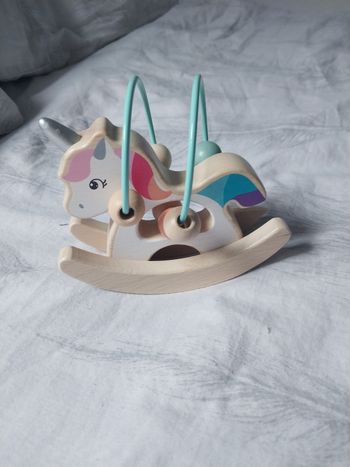 Mini jouet licorne en bois – circuit de motricité