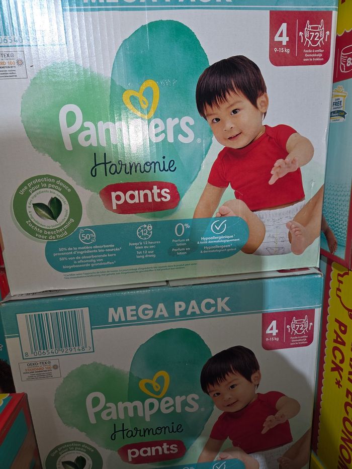 Lot couches pampers - photo numéro 3
