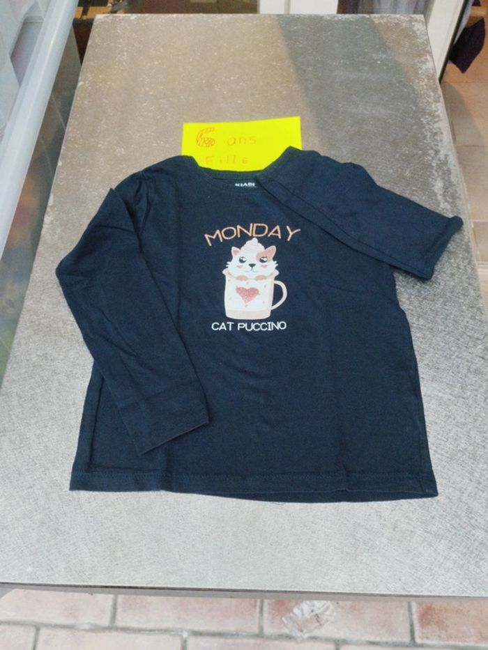 Tee-shirt manches longues 6 ans fille Kiabi eco conception bleu marine