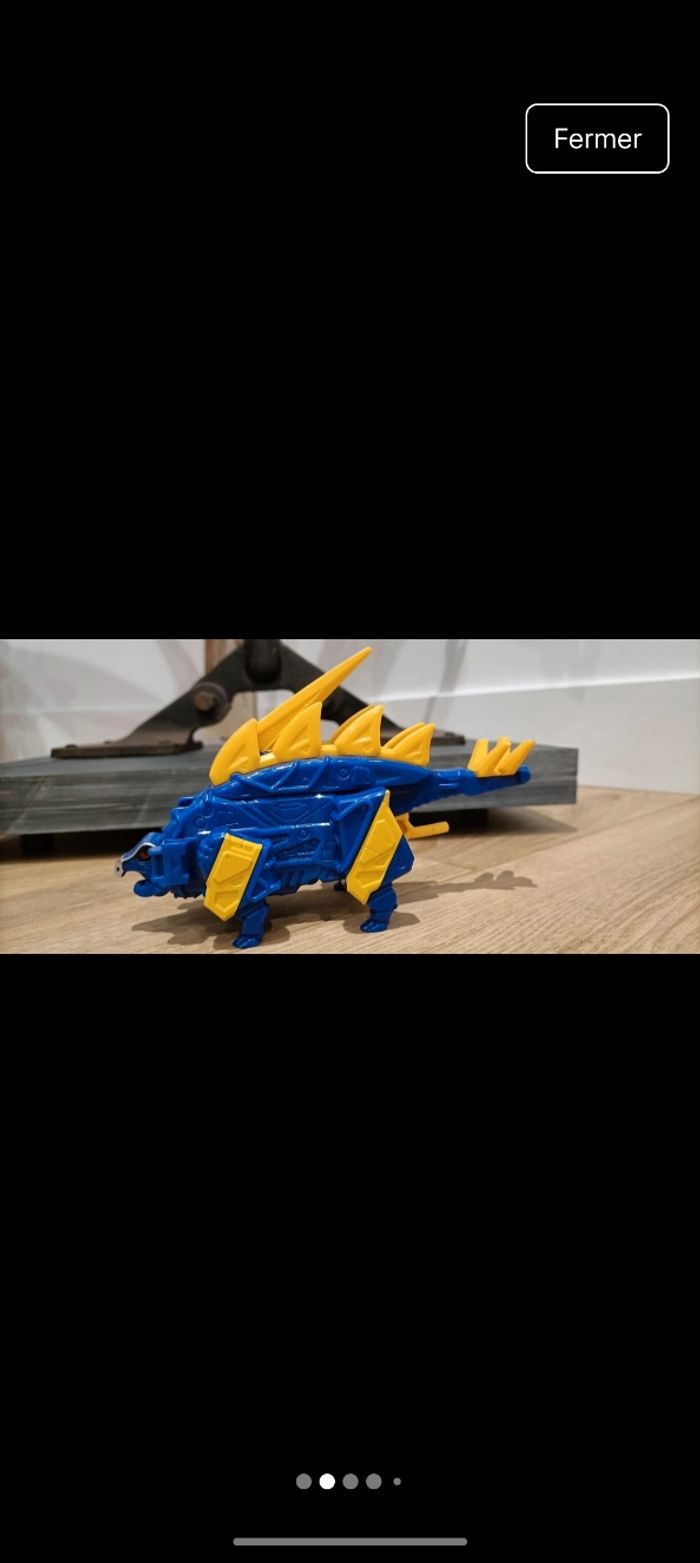 Power Rangers Dino Charge Stego Zord Bras avec Action Épée - photo numéro 2