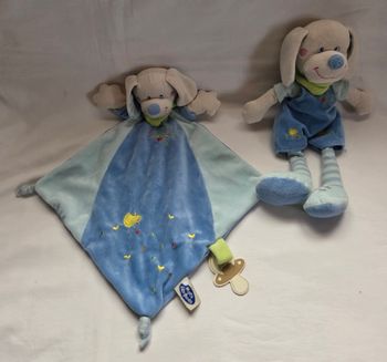 Doudou plat chien losange bleu - Poussin et Peluche chien Mots d'enfants