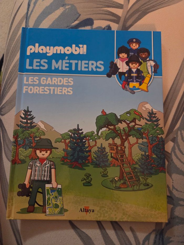 Livre playmobil les gardes forestiers n°4