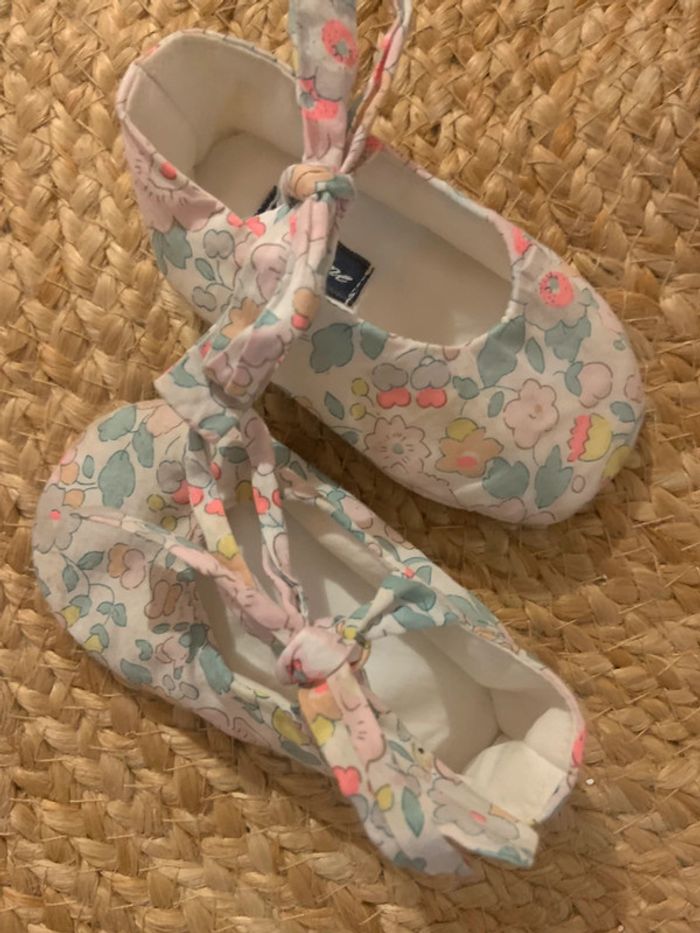 Fille 👧🏻 Chaussons bebe liberty taille 18/19 - kialine - photo numéro 4