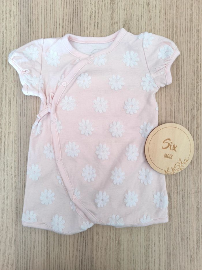Barboteuse rose pâle et fleurs en relief blanches / taille 6 mois / absorba