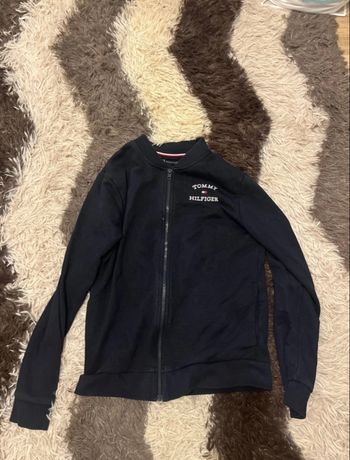 Veste Tommy Hilfiger en très bonne état 