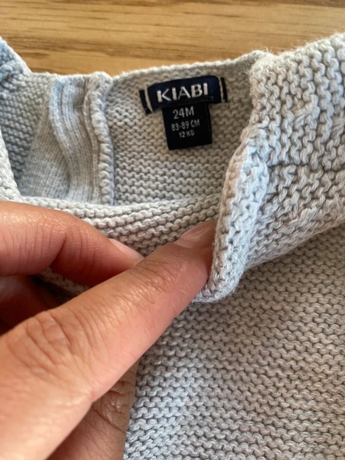 Pull gris crocheté cœur 24 mois - photo numéro 3