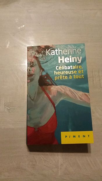 Célibataire, heureuse et prête à tout