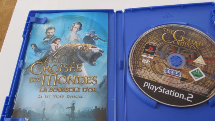 a la croisée des mondes la boussole d'or - photo numéro 2