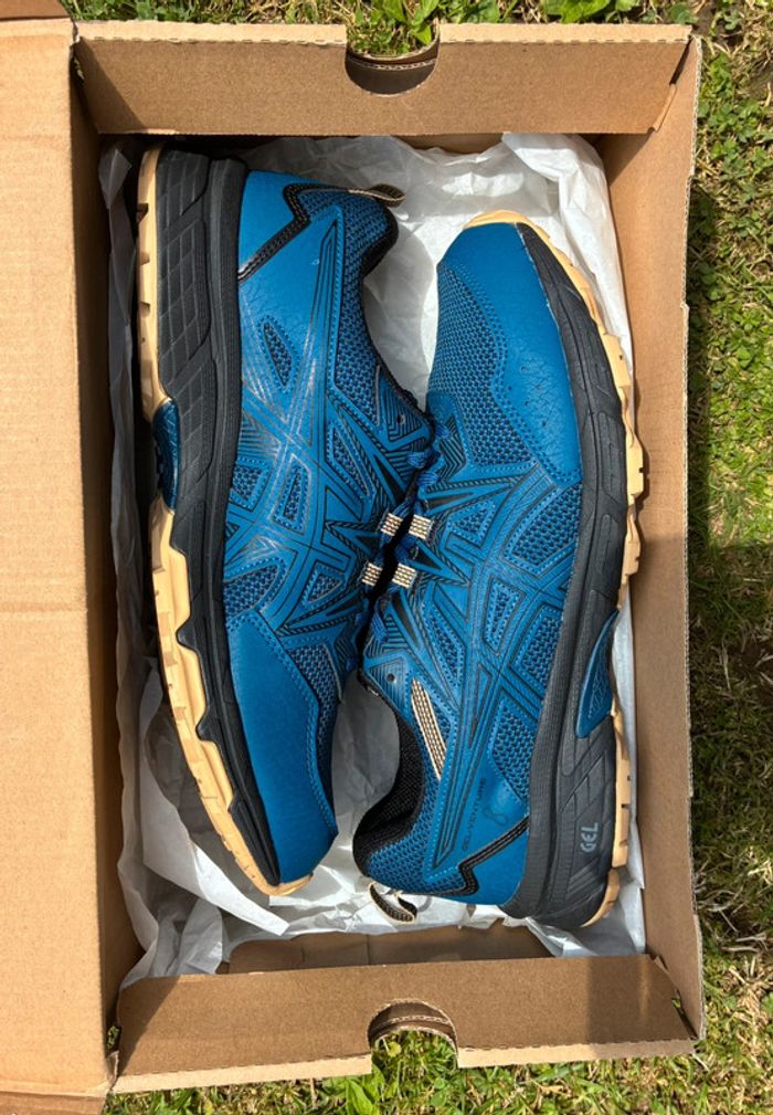 Baskets asics gel venture 8 bleu marine et beige pointure 44 neuves