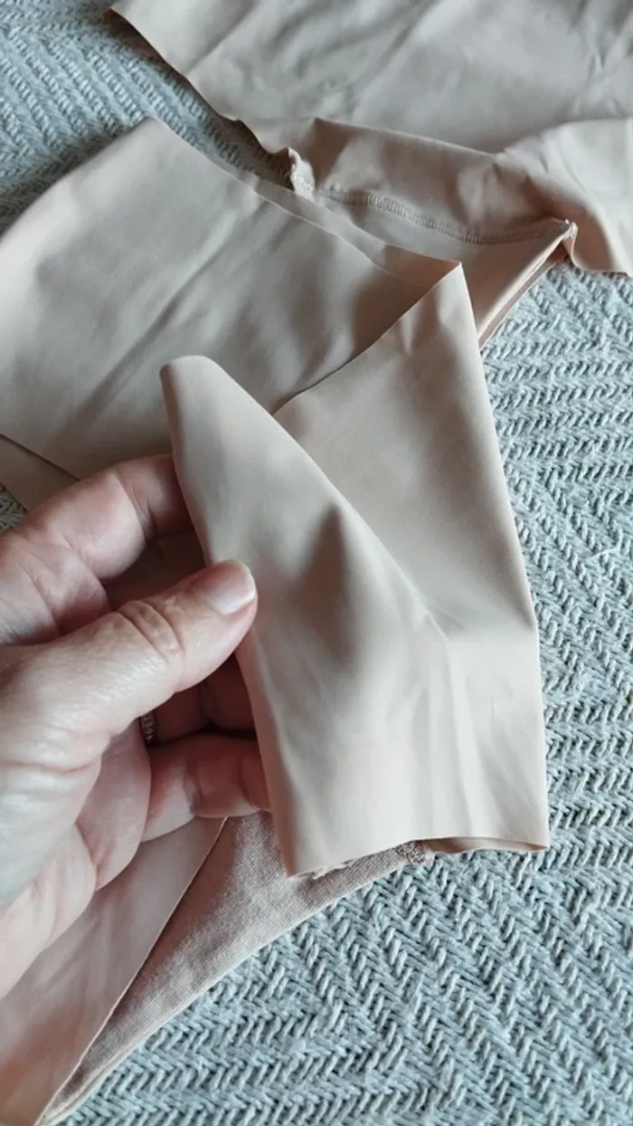 Lot de 2 strings beige invisible femme taille 30/32 - photo numéro 7