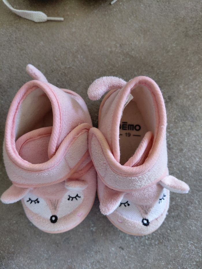Lot de chaussons et chaussures bébé fille - photo numéro 4