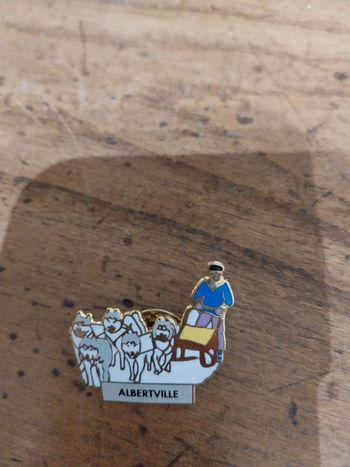 Pins pin's enamel mushing husky Montagne Alberville de la Savoie collection vintage