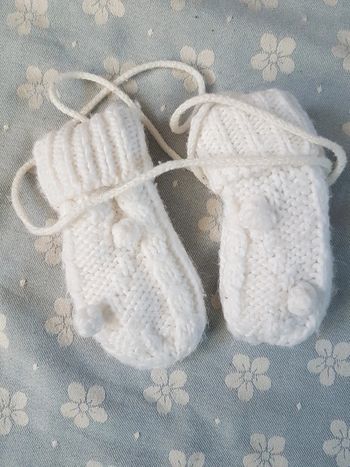 Moufles fille avec ficelle