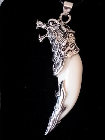 Collier corde de cire + pendentif celtique