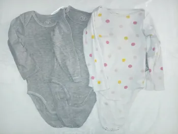 Lot bodies bébé