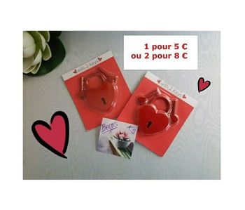Lot 2 cadenas : coeur rouge métal (avec 2 clés)