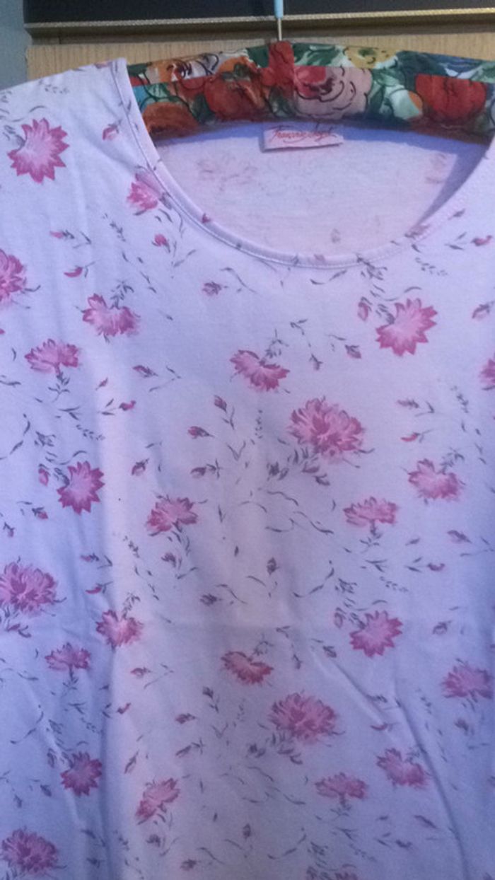 Tee-shirt 42/44 - photo numéro 2