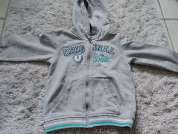 Sweat taille 23  mois