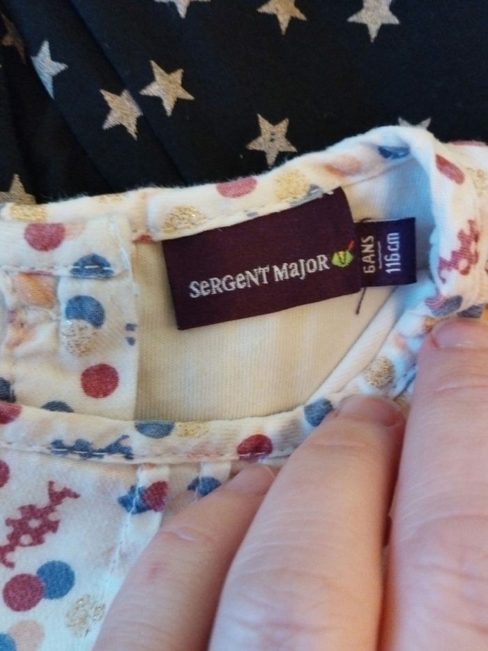 Lot 4 blouses fille – Très bon état – 5/6 ans - photo numéro 4