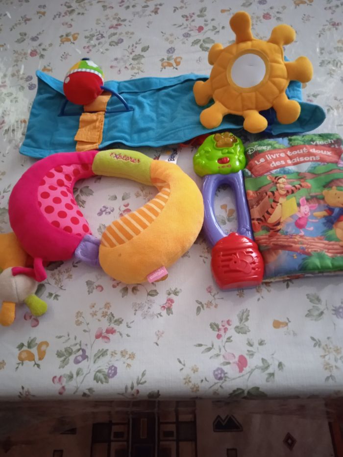 Vend trois. Jouet pour bébé - photo numéro 2