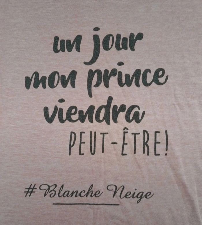 Tee-shirt pyjama Disney taille S blanche neige - photo numéro 2