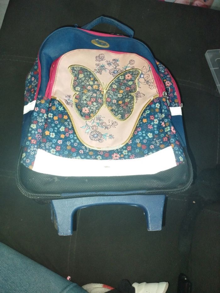 Cartable scolaire à roulettes - photo numéro 4