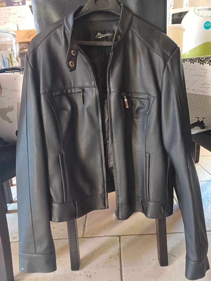 Veste simili cuir noire taille 40-42