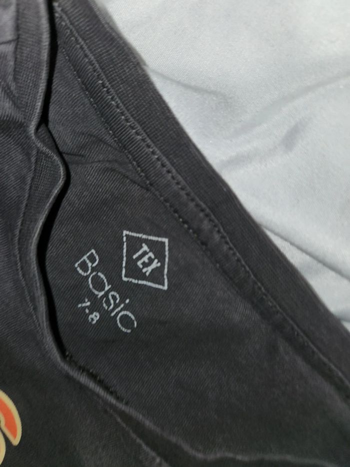 Tee-shirt manches longues taille 7/8 ans - photo numéro 2