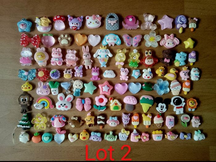 Figurines