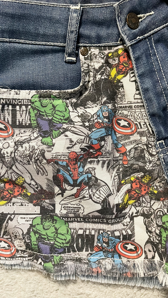 short en jean denim marvel comics taille 8/ 36