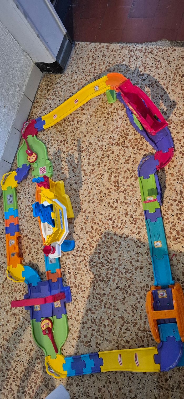 mon super circuit radiocommandé tut tut bolides