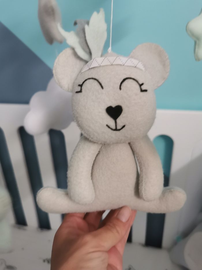 Mobile bébé thème animaux indiens (koalas, pandas, nuages)