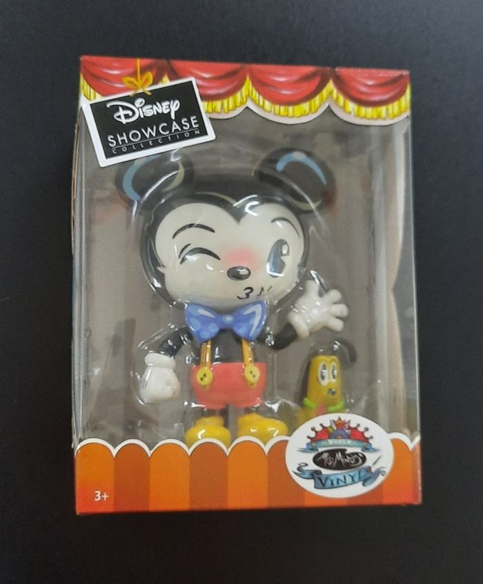 Disney showcase Mickey