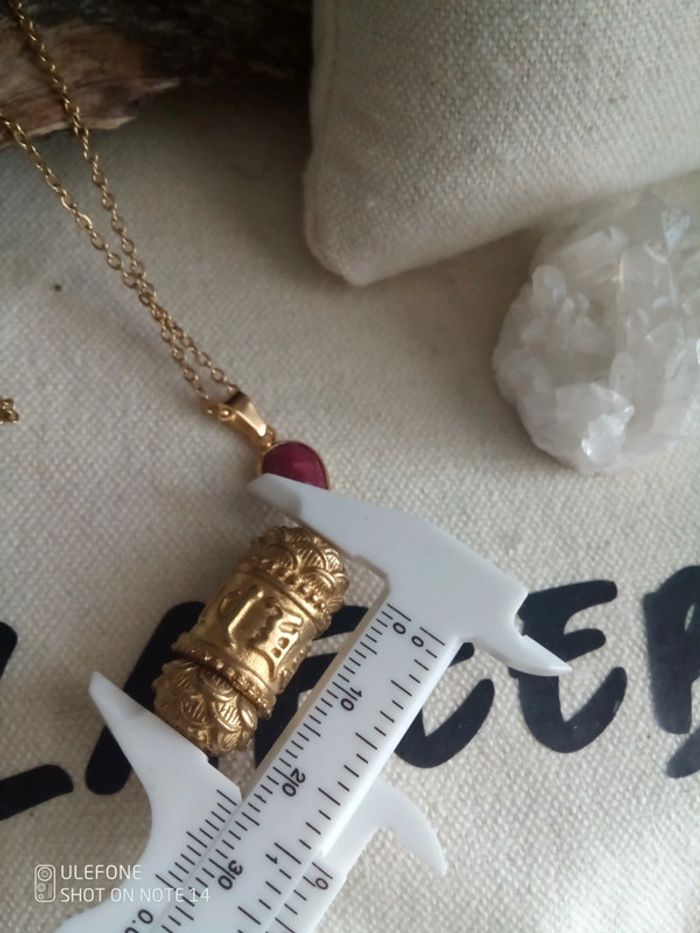 Collier pierre de rubis brut et pendentif bouddhiste - photo numéro 3