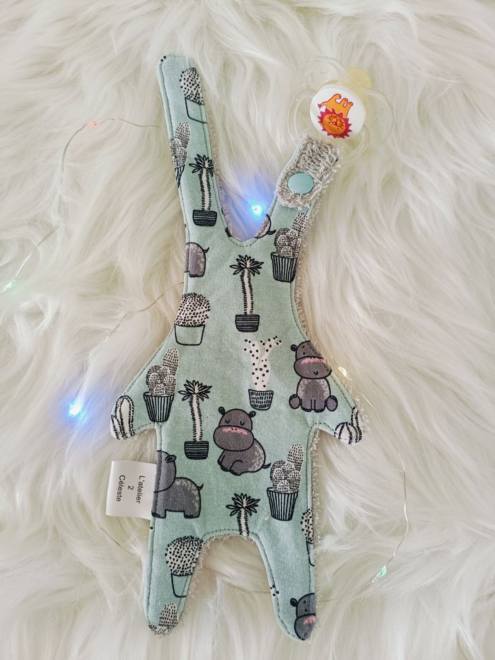 Petit lapin doudou - photo numéro 2