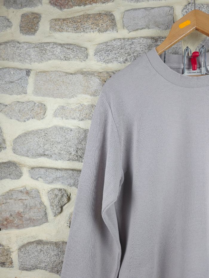 Sweat gris beige taupe gaufré Homme/ Ado taille L marque Calvin Klein 🎸 - photo numéro 5